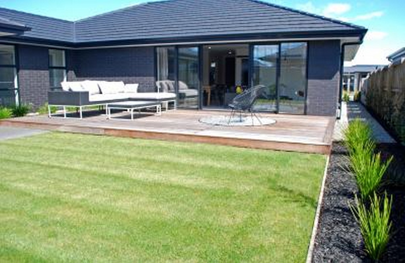 Landscape Design _©https://onesquarerate.co.nz/assets/Uploads/GalleryBlockImages/_resampled/ScaleWidthWyI0MDAiXQ/DSC-0025.JPG