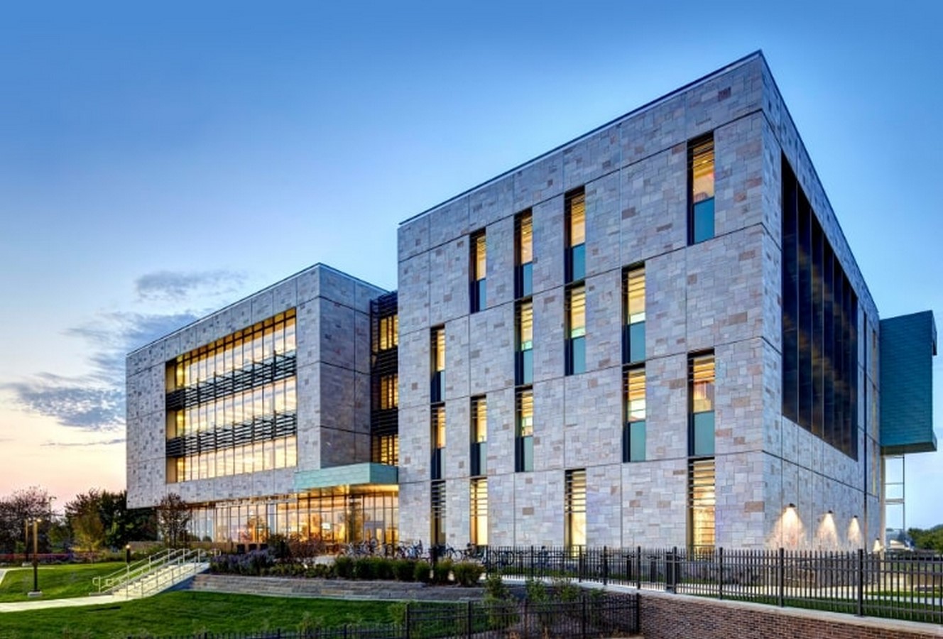 GVSU - Mary Idema Pew Library_©https://www.stantec.com/en/projects/united-states-projects/g/mary-idema-pew-library