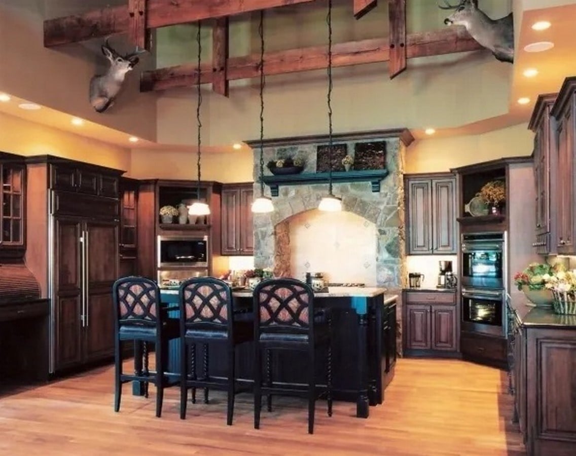 Interior design_©https://img1.wsimg.com/isteam/ip/6daa7fb4-43ea-406e-9e6f-cc1cfc779bb7/legacy/Kitchen.jpg?w=999
