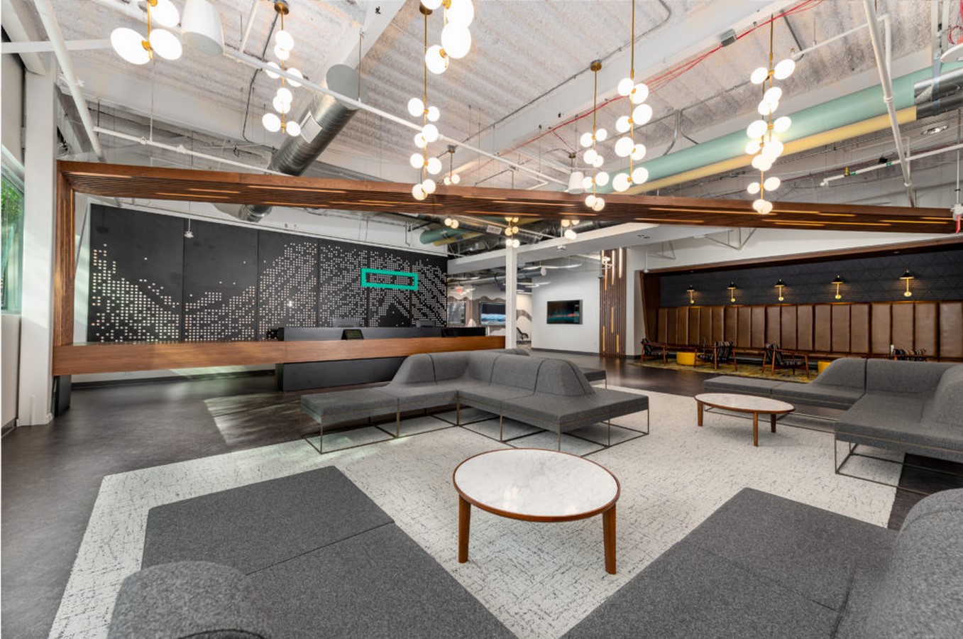 Commercial_©www.rees.com/projects/renovation-provides-modern-and-inviting-space-for-customer-facing-collaboration/