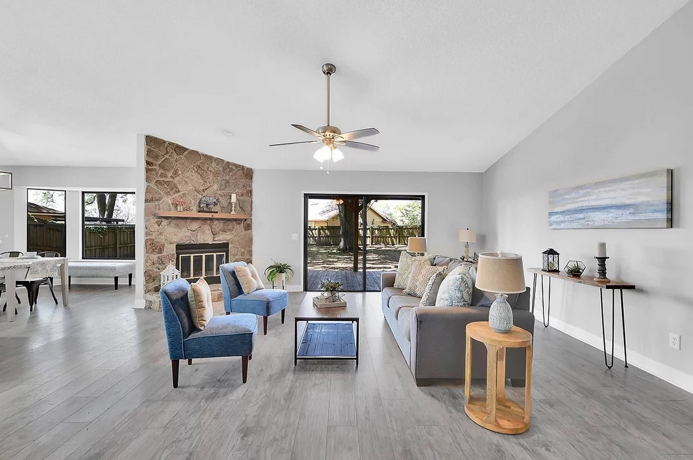 Interior Design_©https://static.wixstatic.com/media/ee2f5e_11847f2740194354b9ae5d1f572a5f45~mv2.jpg/v1/fill/w_1107,h_739,al_c,q_85,usm_0.66_1.00_0.01,enc_auto/ee2f5e_11847f2740194354b9ae5d1f572a5f45~mv2.jpg?w=999