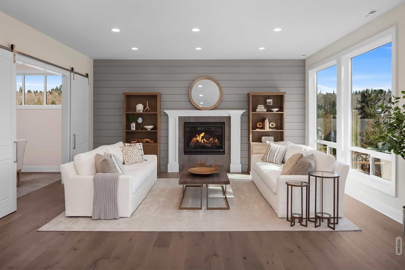 Living Room_©www.onstage-online.com/wp-content/uploads/2018/04/180322c.jpg?w=999