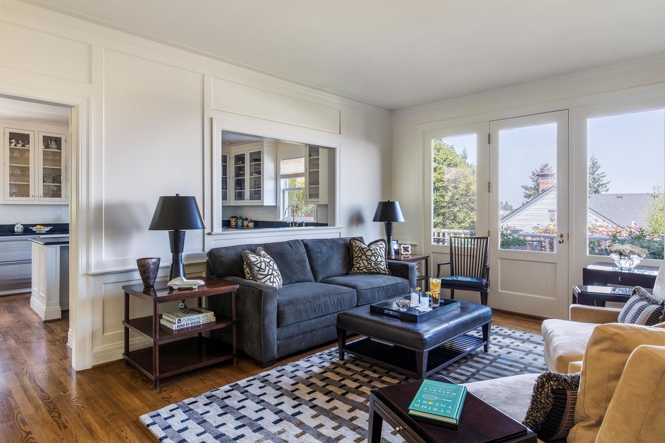 Sitting Room_©https://images.squarespace-cdn.com/content/v1/5b8dbc7845776e5cef309478/1540587569785-69SGI2HZQ2HB1PXP2XA0/STEWART.07.jpg?format=1500w