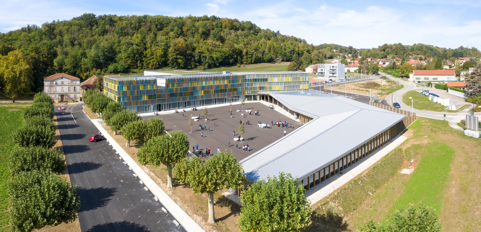 A new college in a French village By CoCo architecture and Jean de Giacinto Composite - Sheet5