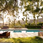An inside look at all the houses owned by Ashley Tisdale - Sheet7