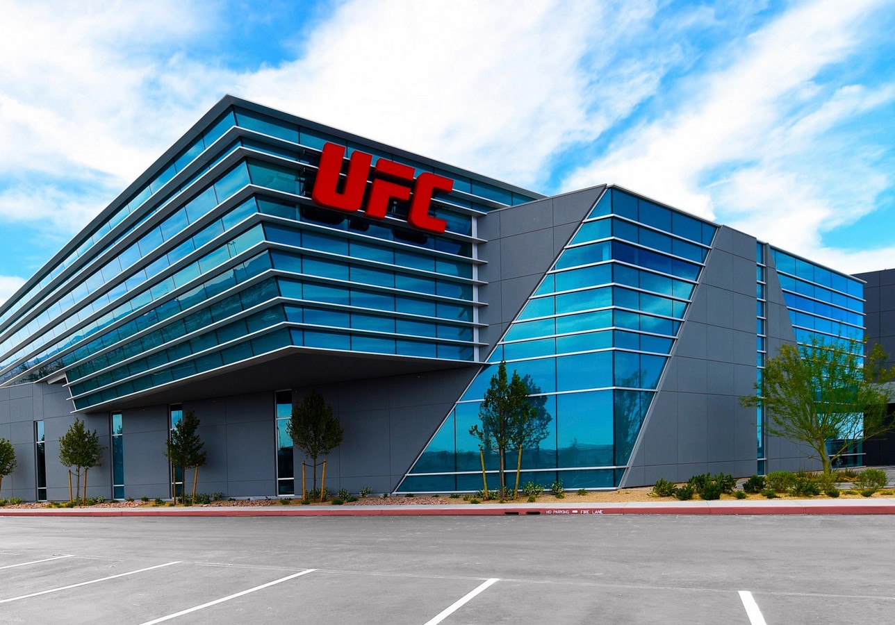 Kerry F. Decor (Kerry Fezza), Staging & Styling Las Vegas_©https://kga.design/ufc-performance-institute.html
