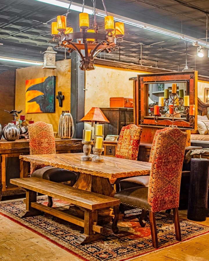 Red River Onyx Dining Table_©https://images.squarespace-cdn.com/content/v1/5d16415bfe938e00013ca8fc/1634151276498-MO5AEU0P9C6S7XBNR262/1332AA04-DA8A-4F8D-89F2-FC35AC050829.JPG?format=1500w