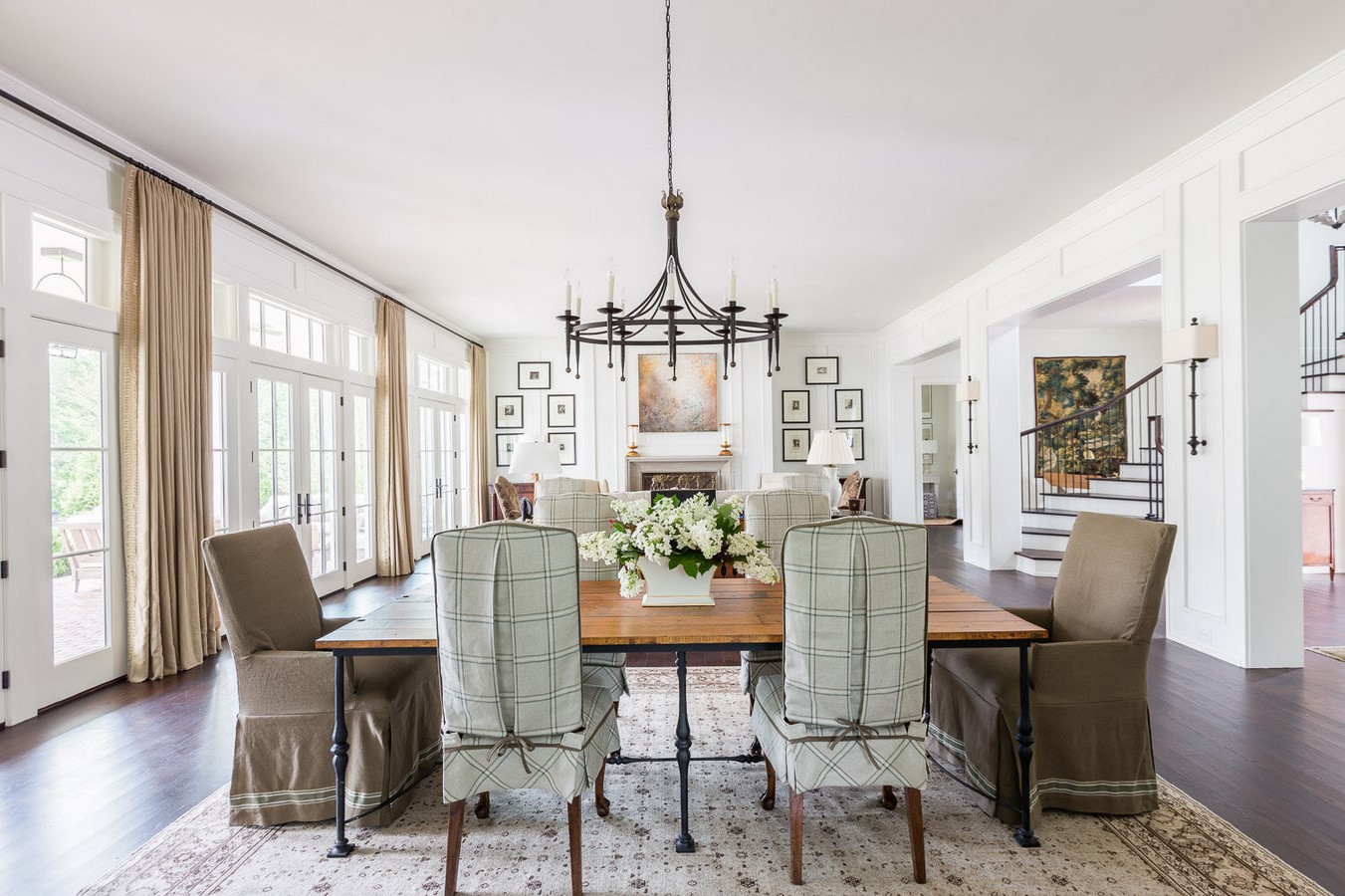 Interior design_©https://images.squarespace-cdn.com/content/v1/5d683a109ec52300013386fe/1569355059740-17Z2D0JDB4TNIYWNFV4A/%C2%A9AlyssaRosenheck2015-1.jpg?format=1500w