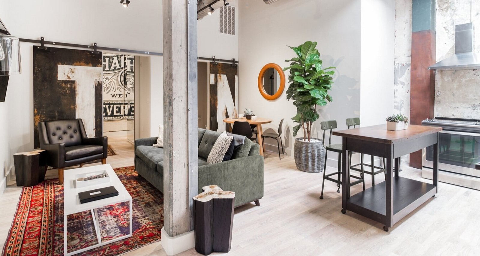 Interior design_©https://images.squarespace-cdn.com/content/v1/5f5fda10a151952056a80550/1612807850230-LQO11YCB3N612X4R9EB4/303%252BC.jpg?format=1500w