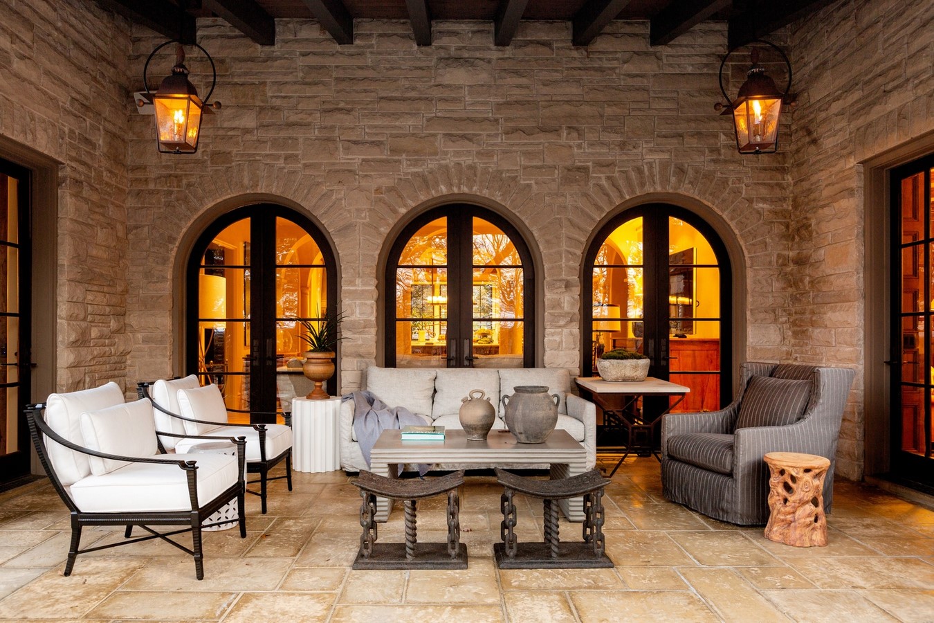 Interior design_©https://robinrains.com/static/app-images/38ae8ad3-8ba7-4794-89d8-bc569e878a6a/large.jpg?w=999