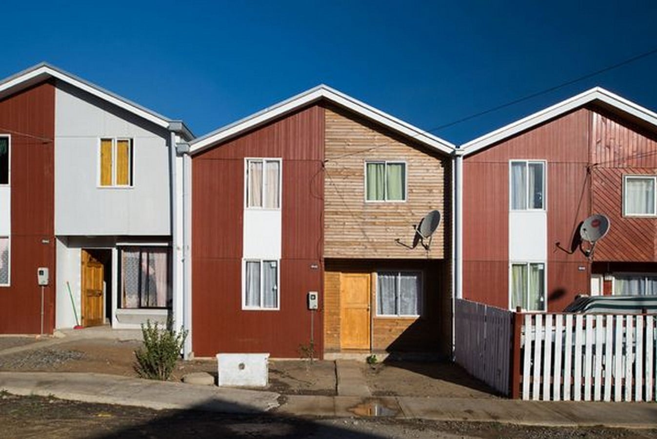 Image consisting of housing units after expansion, each unit is different from other_©www.holcimfoundation.org