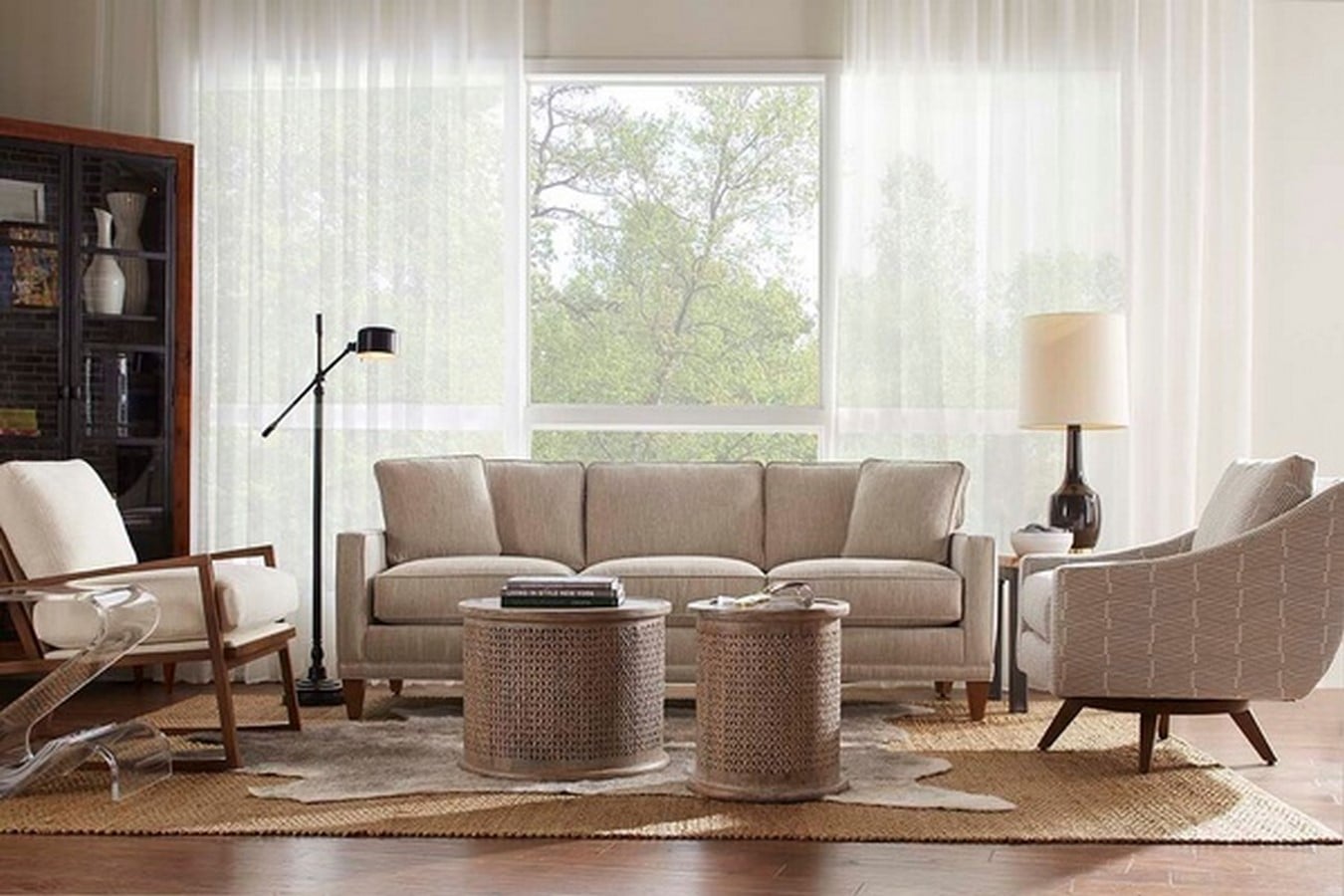 Living Room_©https://d2wvwvig0d1mx7.cloudfront.net/data/org/15233/media/img/cache/0x400/1594218_0x400.jpg?w=999