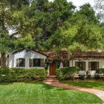 An inside look at all the houses owned by Oprah Winfrey - Sheet11