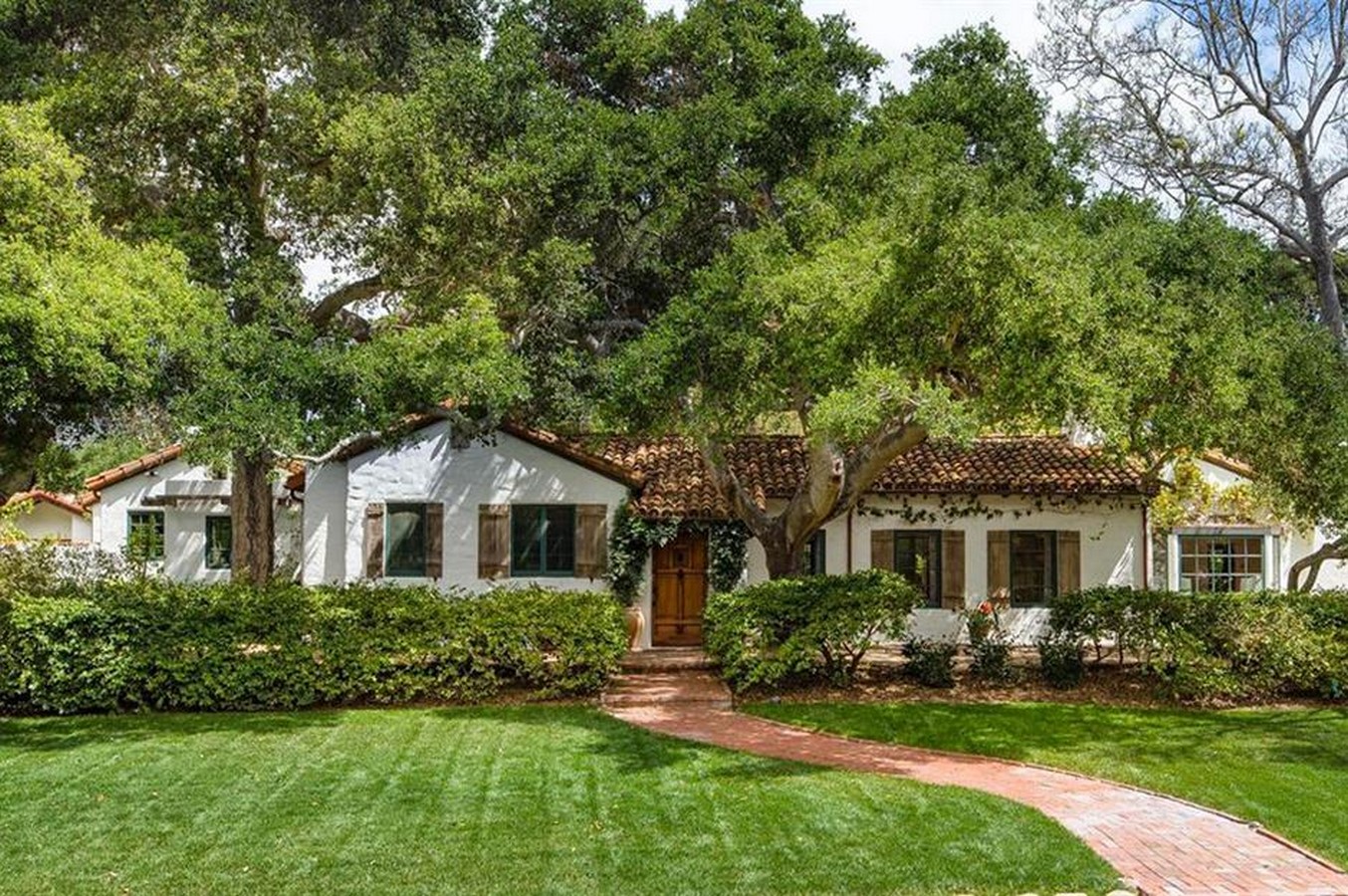 Spanish revival estate_©Eric Foote