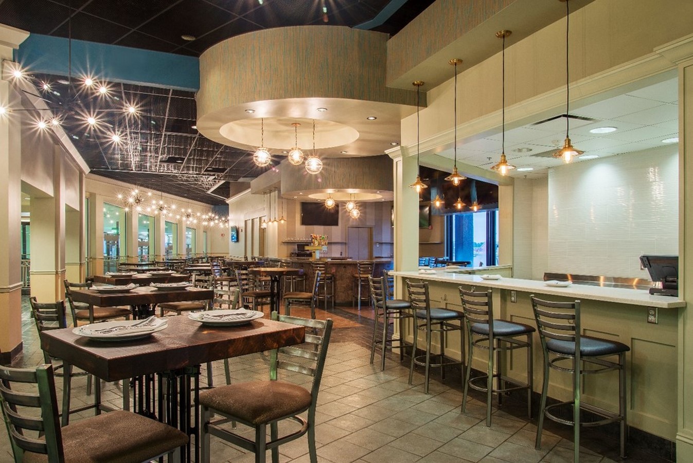 Restaurant_©https://e-perez.com/wp-content/uploads/2021/01/Picture9.jpg?w=999