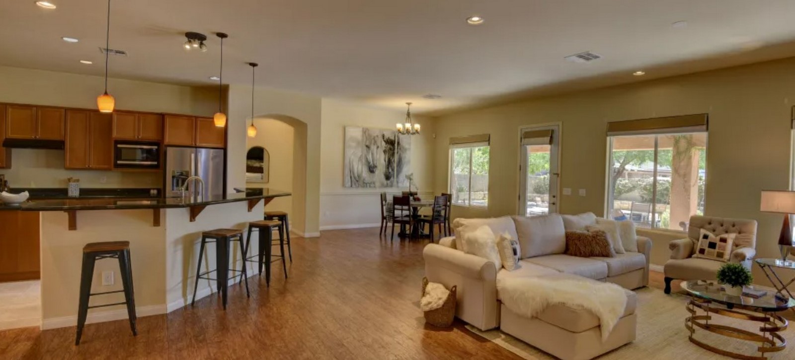 Ponderosa Estate_©https://utopiahomestaging.com/portfolio/ponderosa-estate/