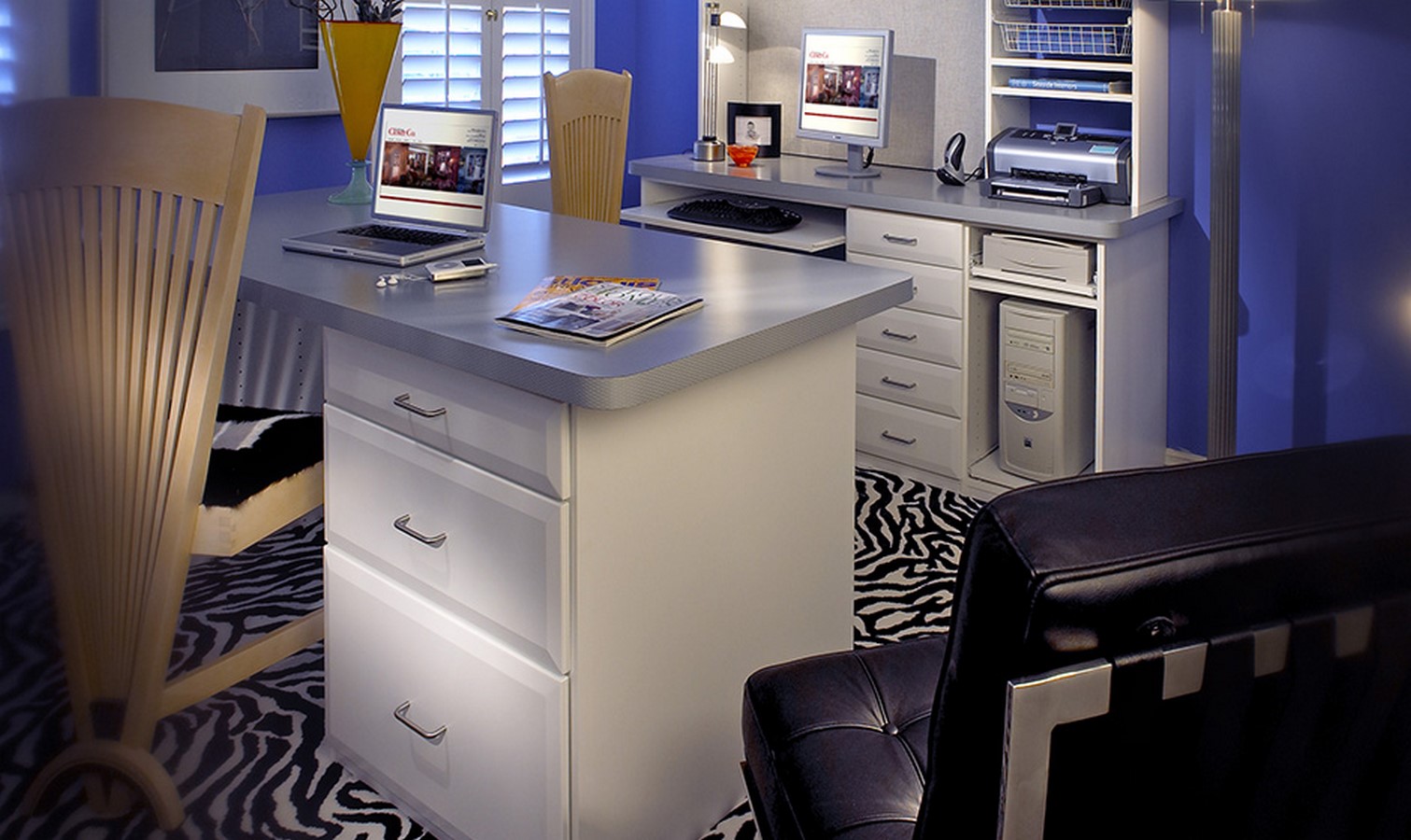 Home Offices_©www.stlouisclosetco.com/wp-content/uploads/2019/12/stl_closet_co_office.jpg?w=999