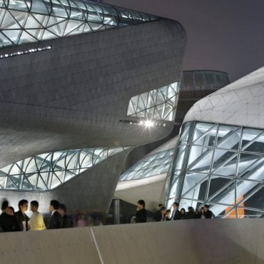 Guangzhou Opera House by Zaha Hadid - RTF