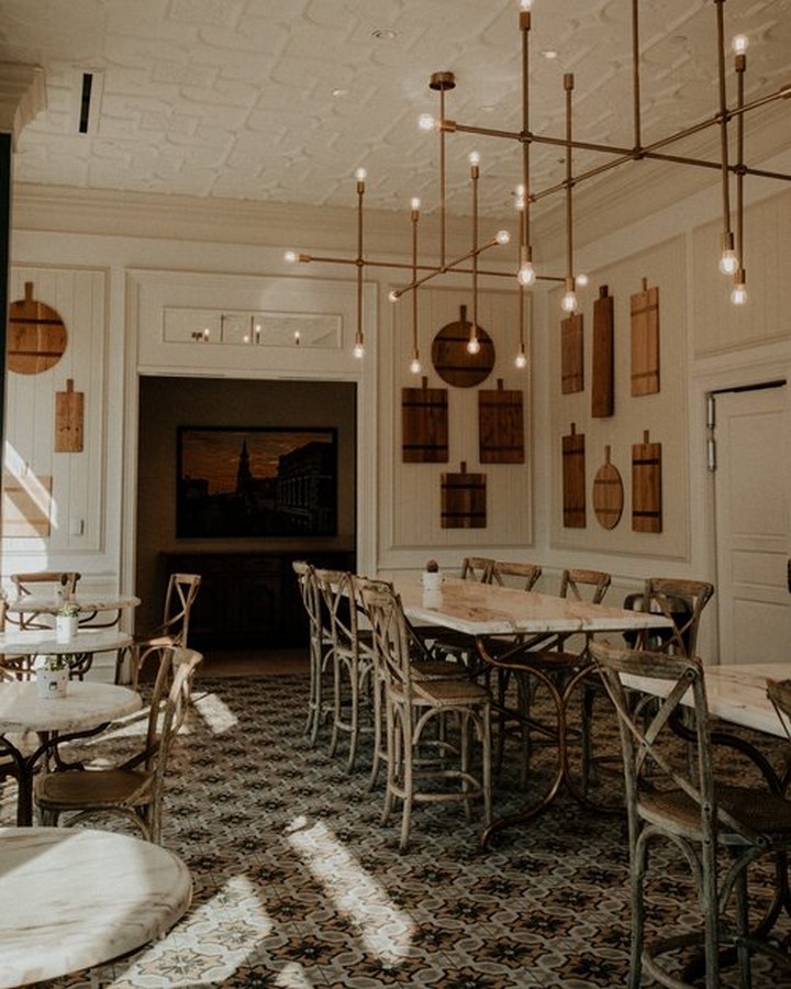 Interior design_©https://images.squarespace-cdn.com/content/v1/622a19545622c174b72ffa9f/1648643329830-TIYCJGGQPA7OV9HES0M3/kellie-enge-P9CnUY-oTI8-unsplash.jpg?format=500w