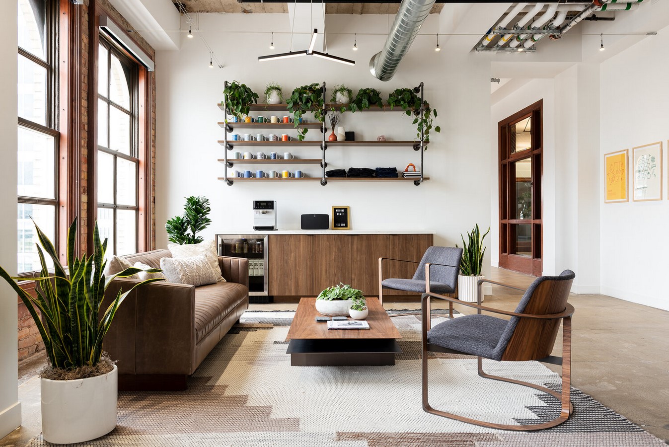 Sitting Room_©https://images.squarespace-cdn.com/content/v1/5efa7875aa154f723ecbeea9/1593537433914-45N9KAXDSJM0ZN7YJ8F5/call-200303-EDA-0009-WEB.jpg?format=1500w