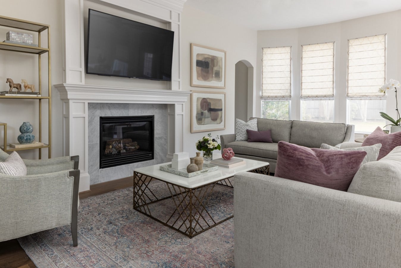 living area _©https://laceymichalek.com/wp-content/uploads/2021/04/LaceyMichalek-1.19.214of6.jpg?gid=18