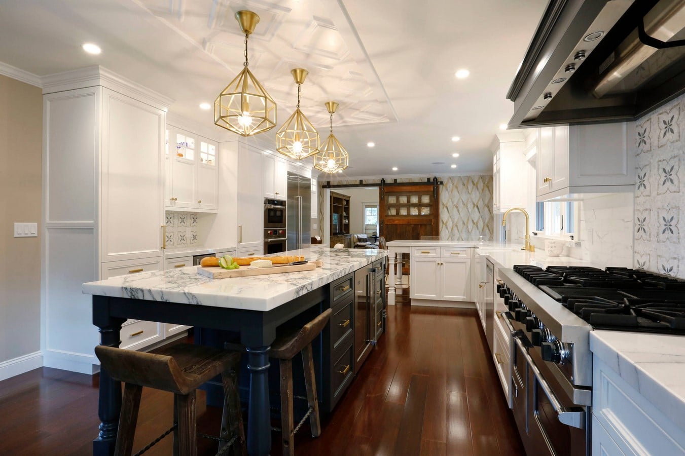 LOS GATOS STUNNER_©https://st.hzcdn.com/simgs/d6e112320a918c81_14-4973/home-design.jpg?w=999