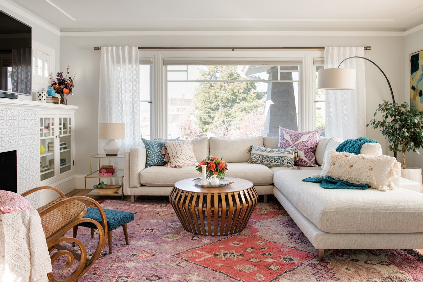 living room _©https://images.squarespace-cdn.com/content/v1/562b01dde4b01a45f69938d2/1529241909080-4PER0F9YRPN0FHOJD0R3/2016-11-03_Jolene_Lyman_livingroom1-0040-dk2-HDR.jpg?format=2500w