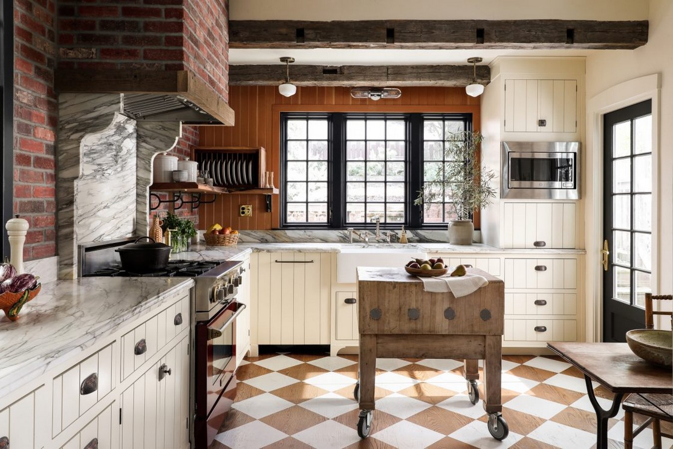 Geary English Eccentric_©https://landedinteriors.com/wp-content/uploads/2020/03/03-Landed_Geary-Hero-1120x747.jpg?w=999