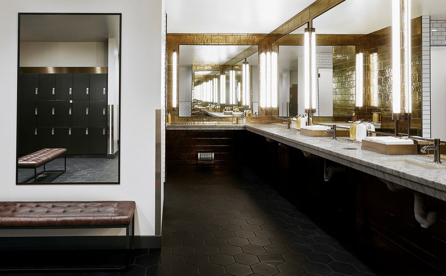 Barry Bootcamp castro _©https://images.squarespace-cdn.com/content/v1/594c5c3df7e0ab2a2c55c9ff/1561934727861-HF6GYMUKYJEPKRMVXQ44/barrys+1.jpg?format=1500w