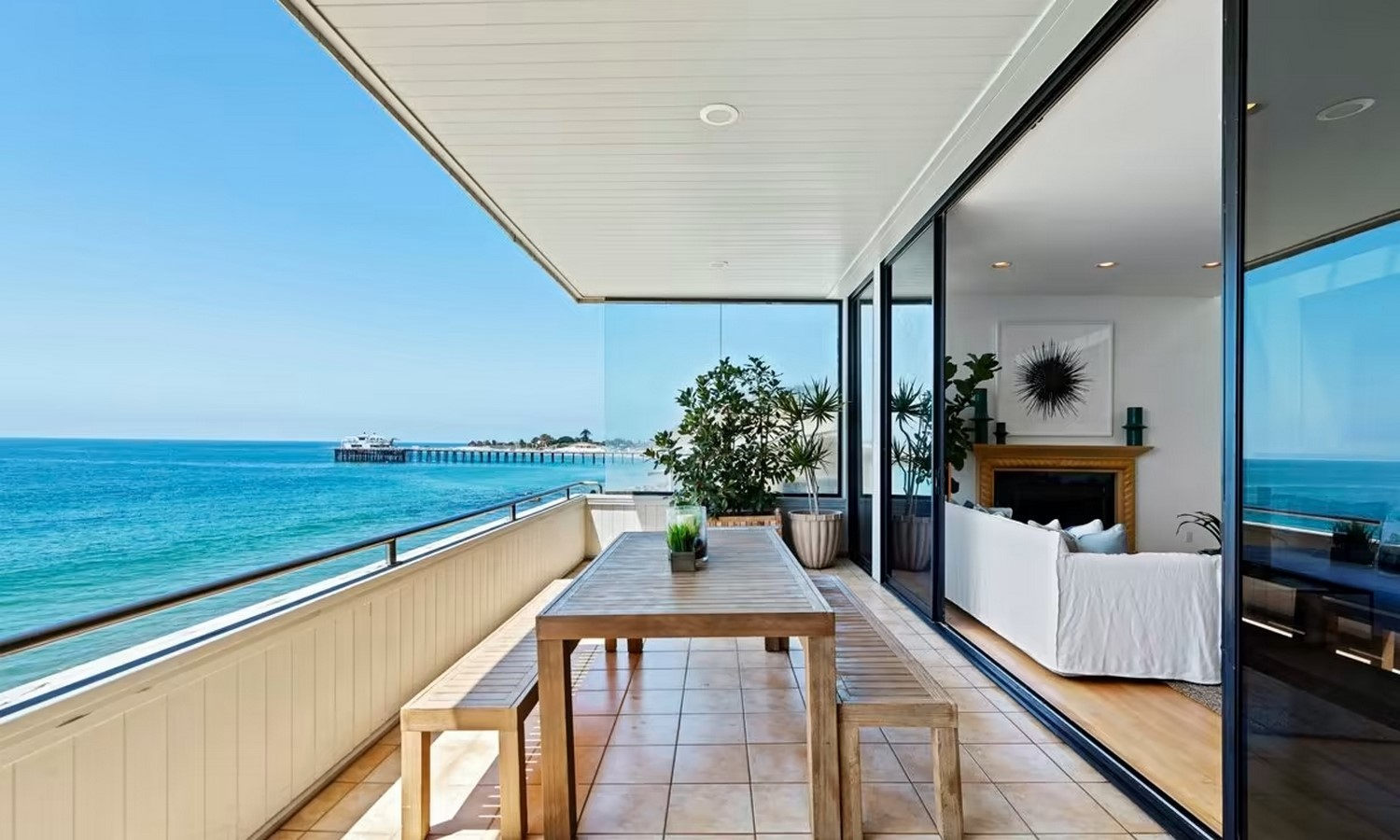 An inside look at the houses owned by Gal Gadot - Sheet5