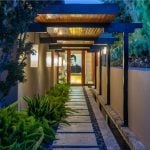 An inside look at the houses owned by Zac Efron - Sheet3