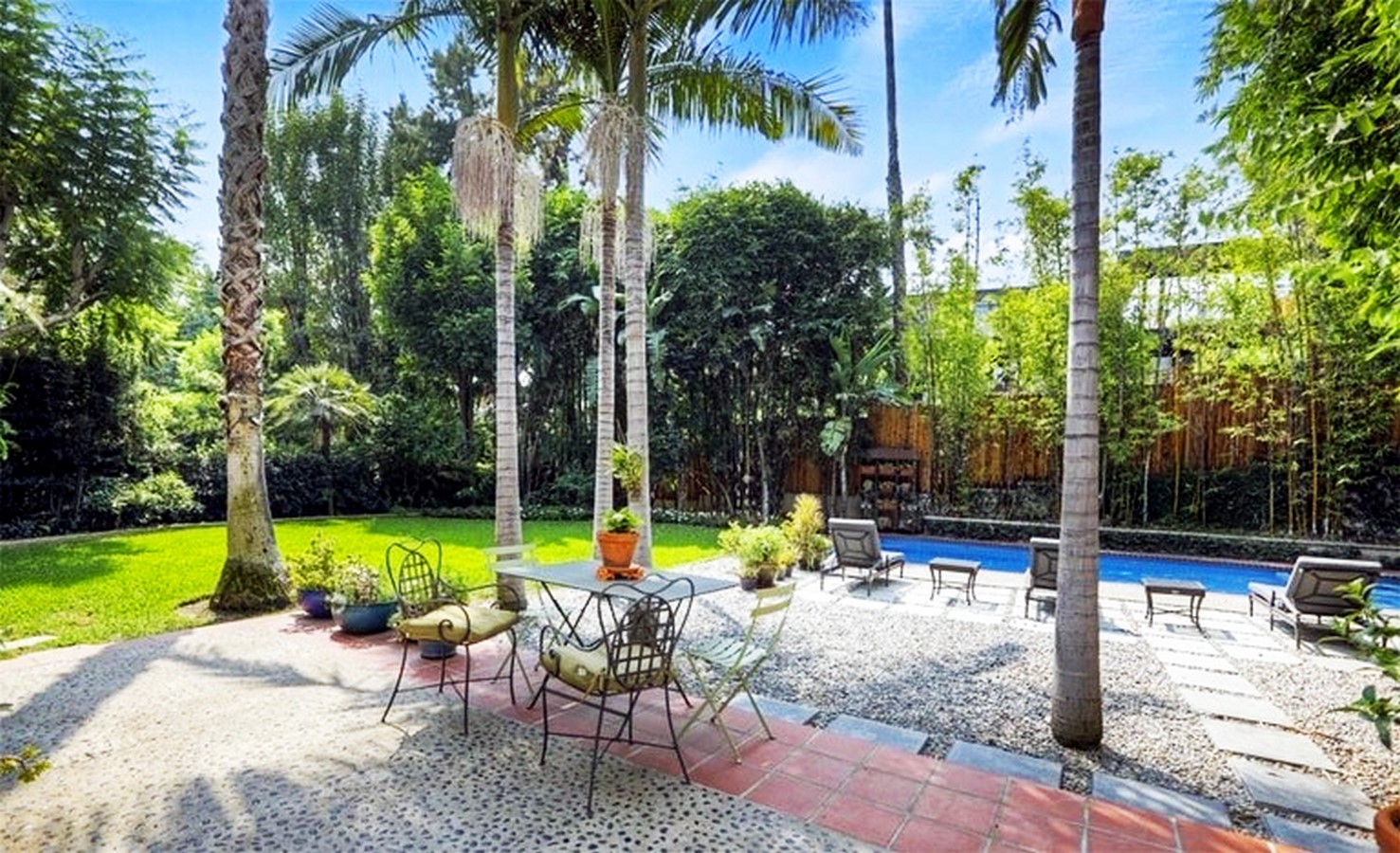 An inside look at all the houses owned by Kristen Stewart - SHeet4
