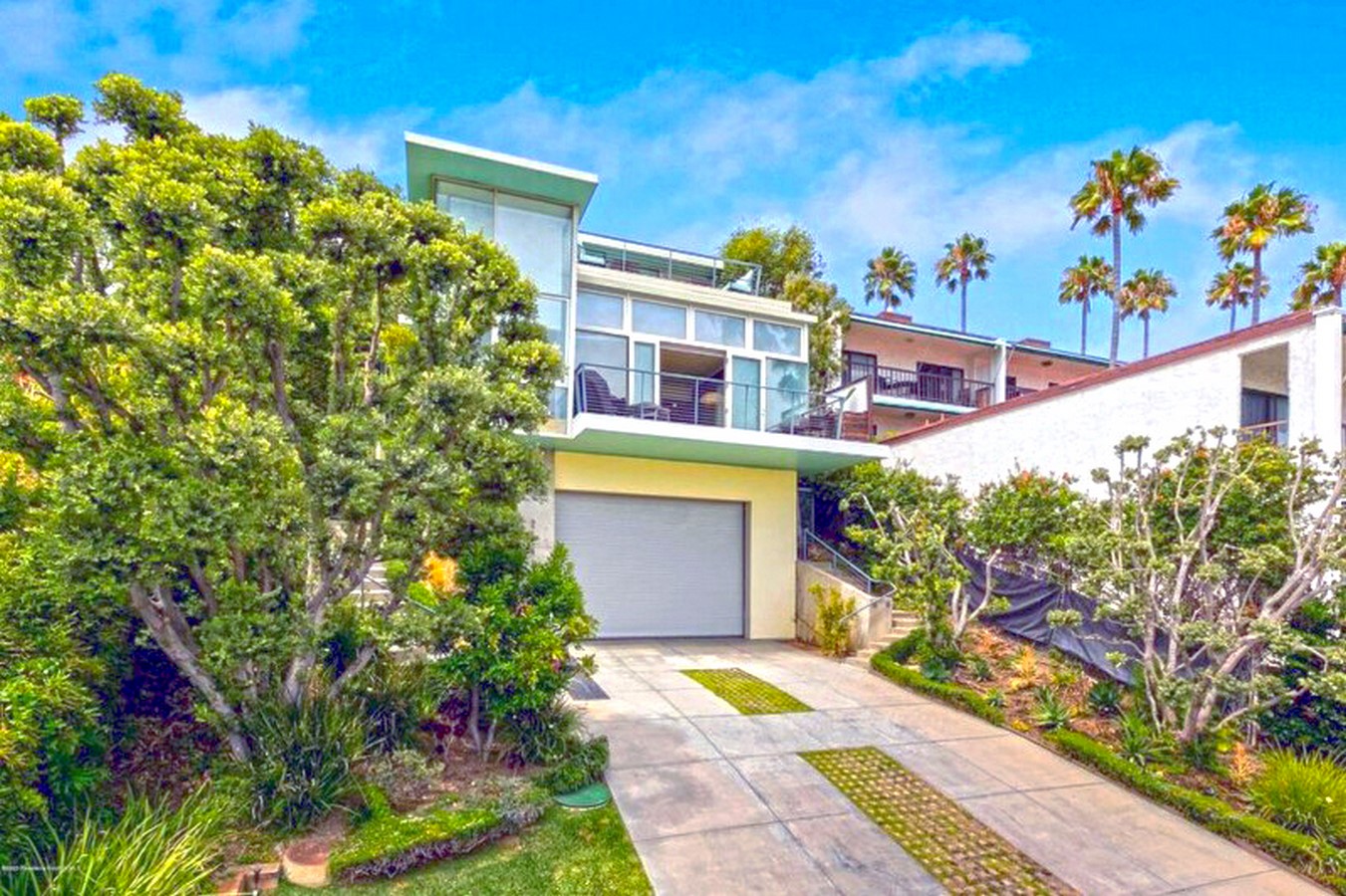 An inside look at all the houses owned by Kristen Stewart - SHeet6
