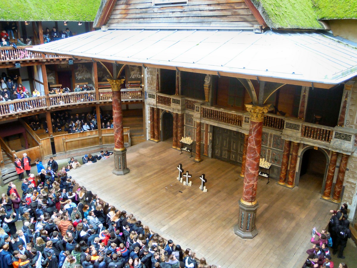 The Globe set up for a performance of Romeo and Juliet (2019)_©CC0