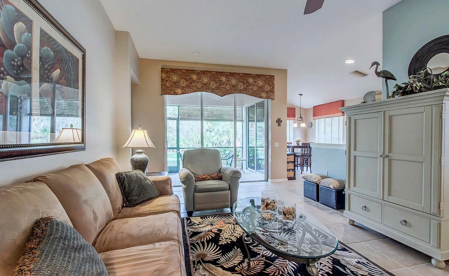 Living room _©http://mpirerealtygroups.com/wp-content/uploads/2015/06/project4-detail-image-1.jpg?w=999