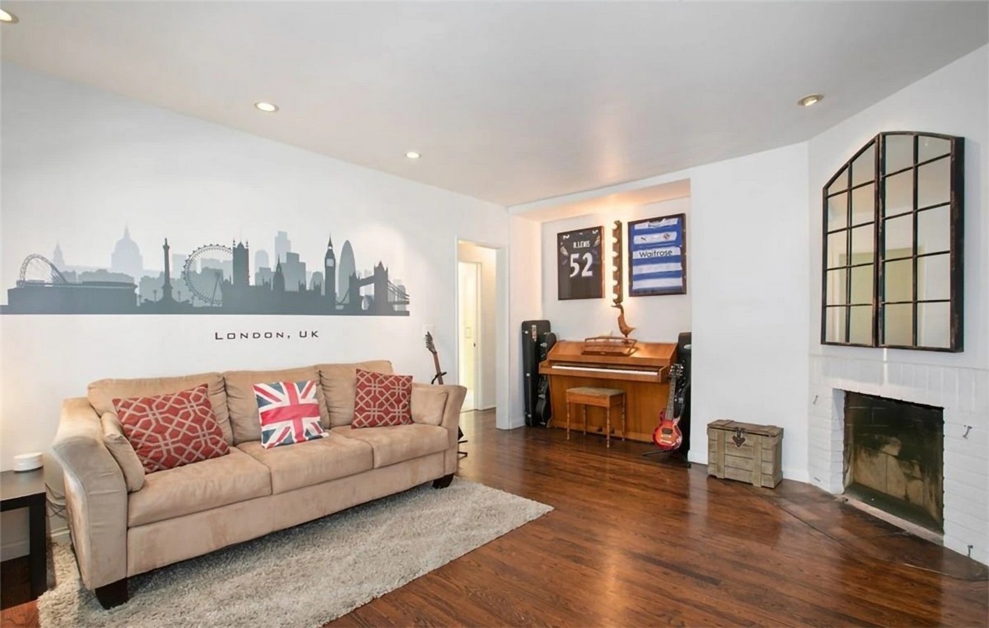 An inside look at the houses owned by Chris Pine - Sheet3