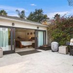 An inside look at the houses owned by Chris Pine - Sheet8