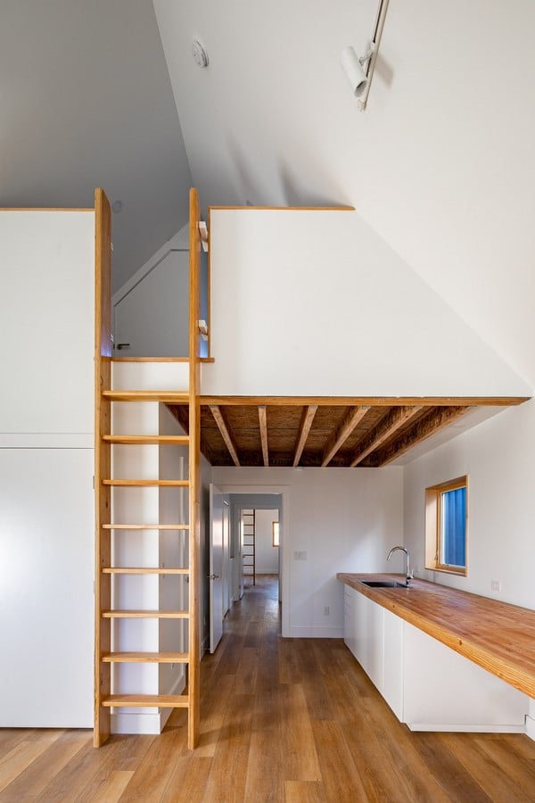 The mezzanine floor in the pitched roof accessible by a ladder_©PRODUCTORA