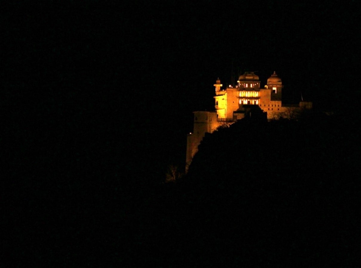 15 Places to Visit in Udaipur for Travelling Architect - Sheet11