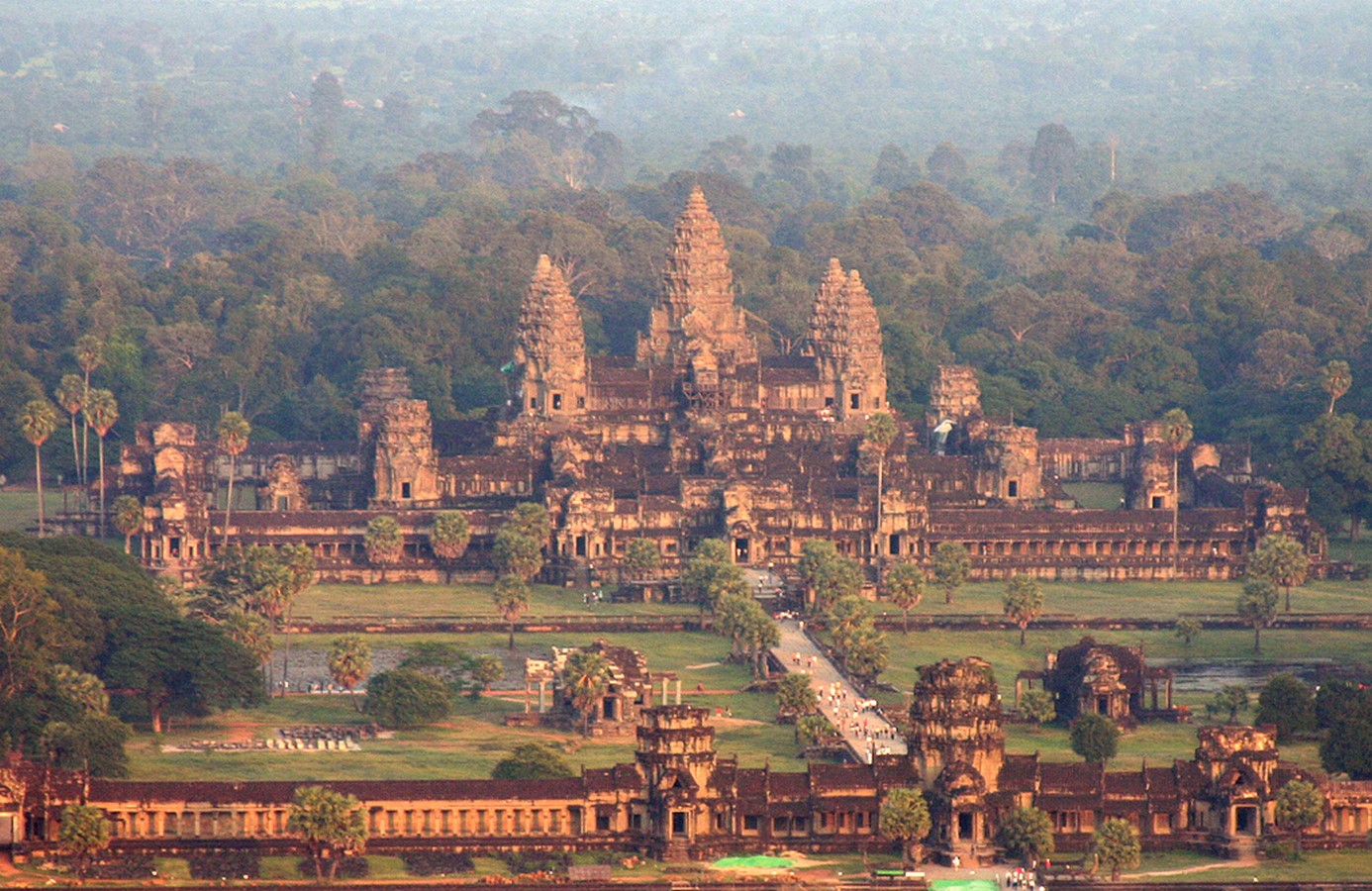 Angor Wat – Largest temple in Angkor _©Arch daily