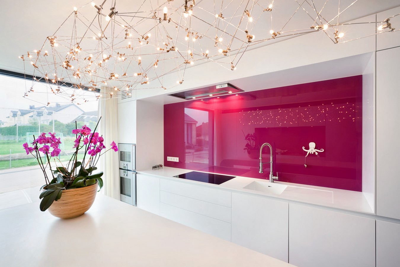 Tinted glass used in skylight roof_©https://centralskylights.com.au/