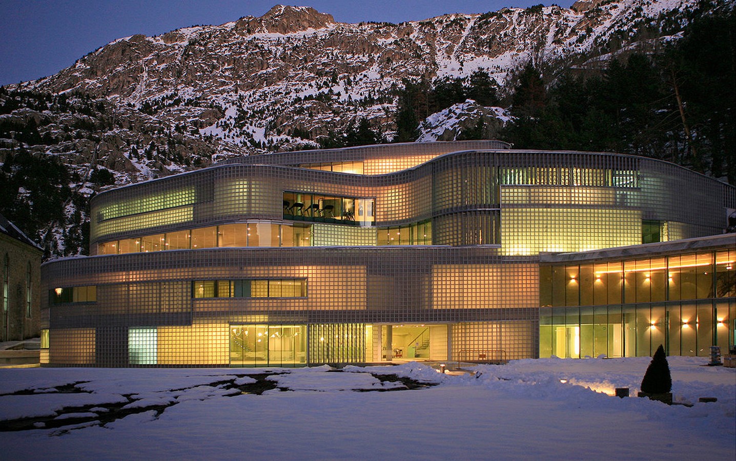 Different Types of Glass, Price, Use in Construction - Sheet19