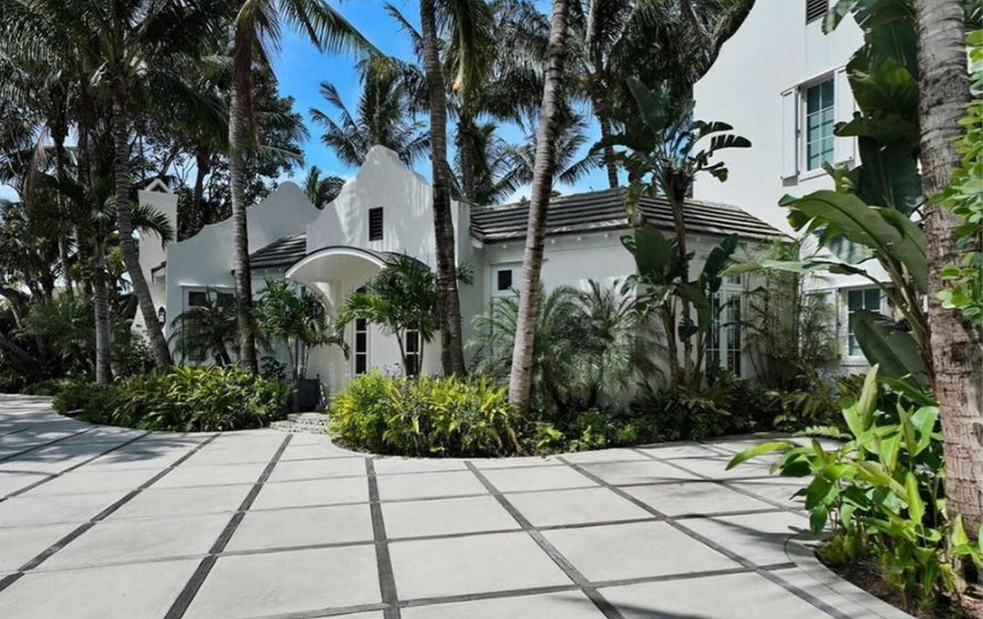 An inside look at all the houses owned by Sylvester Stallone -Sheet5