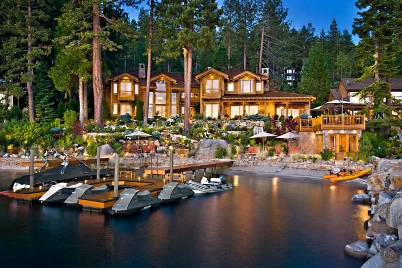 Ellison Estate, United States_©https://luxatic.com/larry-ellison-sells-glenbrook-estate/larry-ellison-lists-lake-tahoe-compound-for-28-5-million/