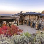 An inside look at all the houses owned by Michael Jordan - Sheet8