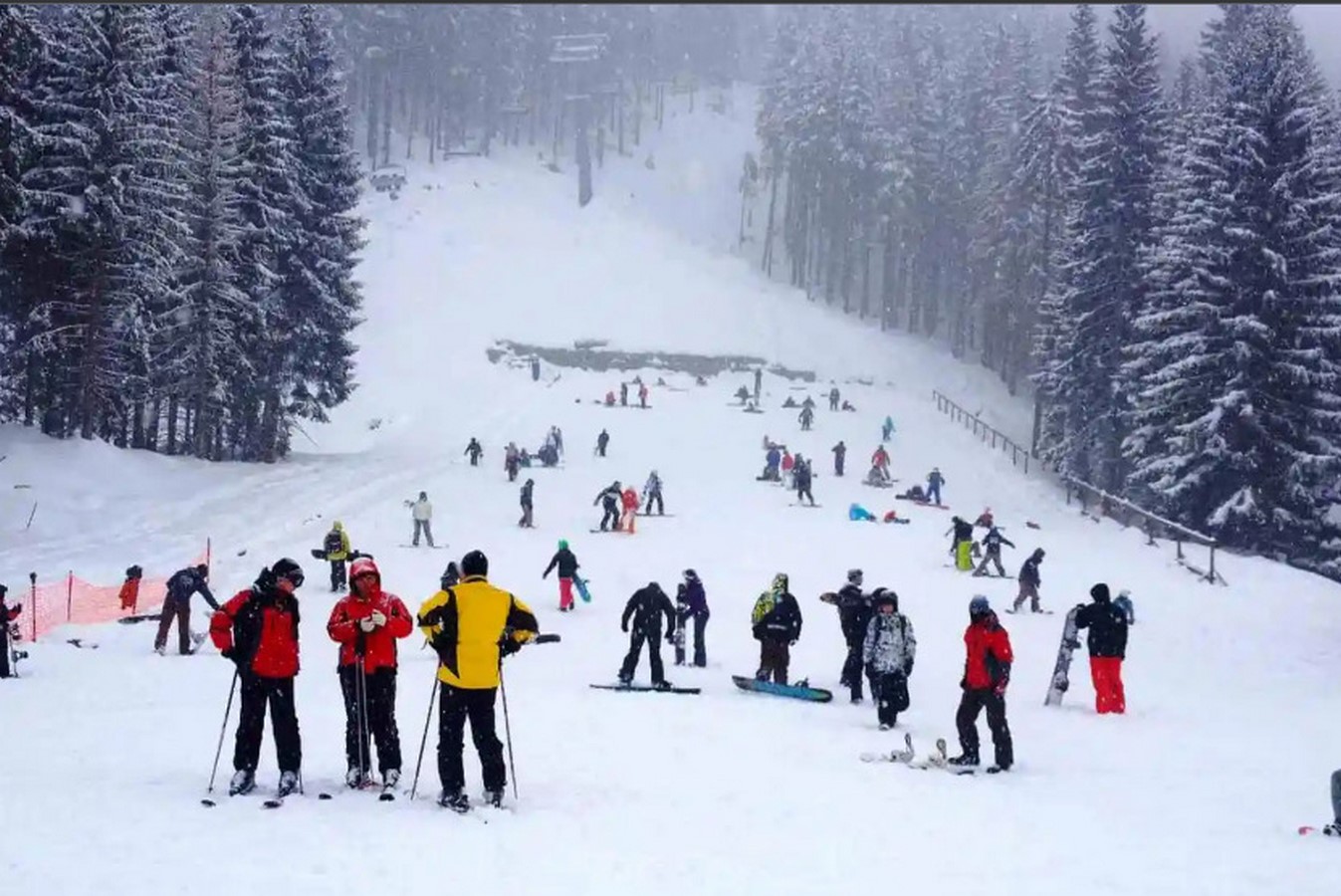 Skiing in Kufri during winters_©tusktravel