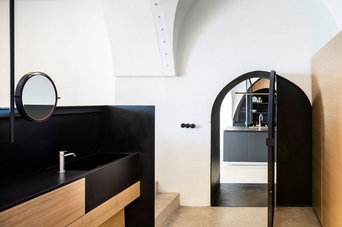 Black and white color palette and CEA steel fittings_©Amit Geron