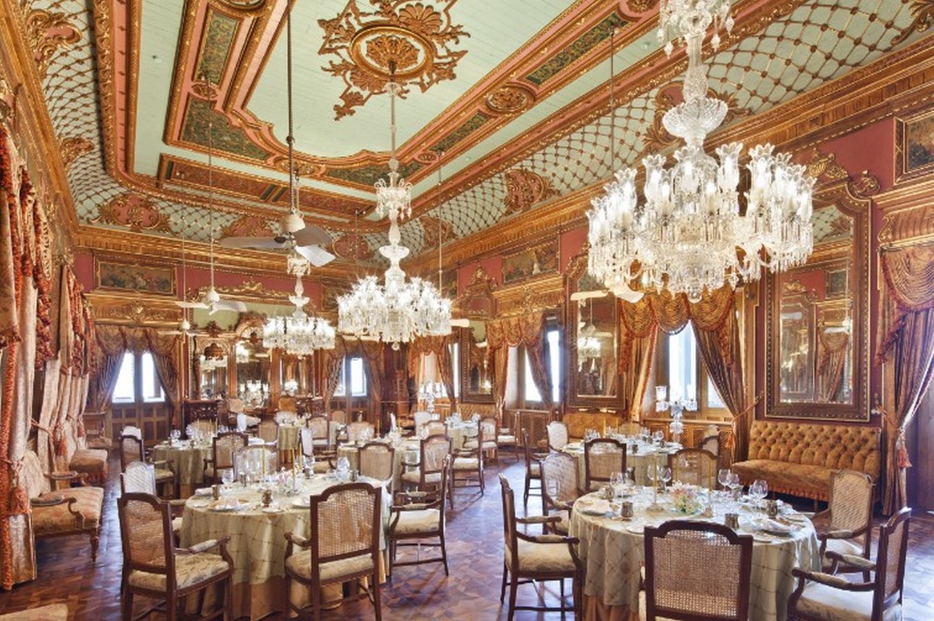 ©The Taj Hotels (https://www.tajhotels.co.uk/our-properties/palaces/taj-falaknuma-palace-hyderabad/gallery/)