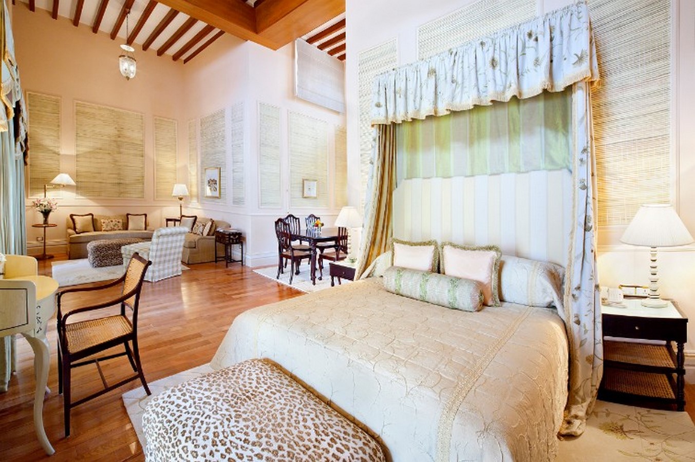 The Princess Room: Blending modernity with the Nizami splendour _©The Taj Hotels (https://www.tajhotels.com/en-in/taj/taj-falaknuma-palace-hyderabad/image-gallery/)