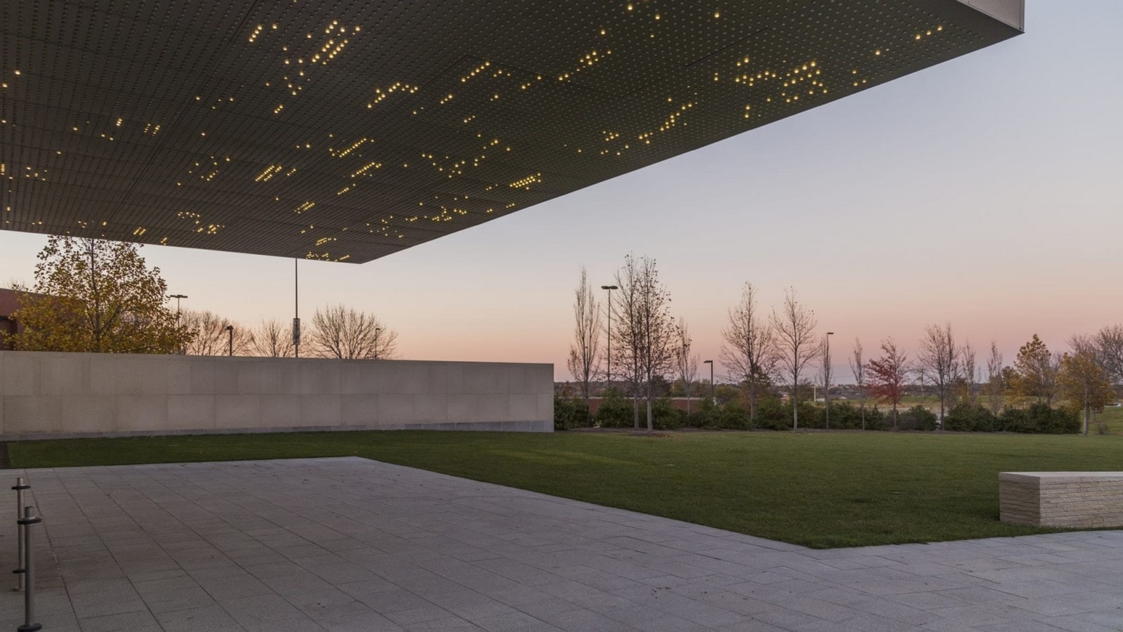 The moving lights at the Nerman Museum_©azahner.com.